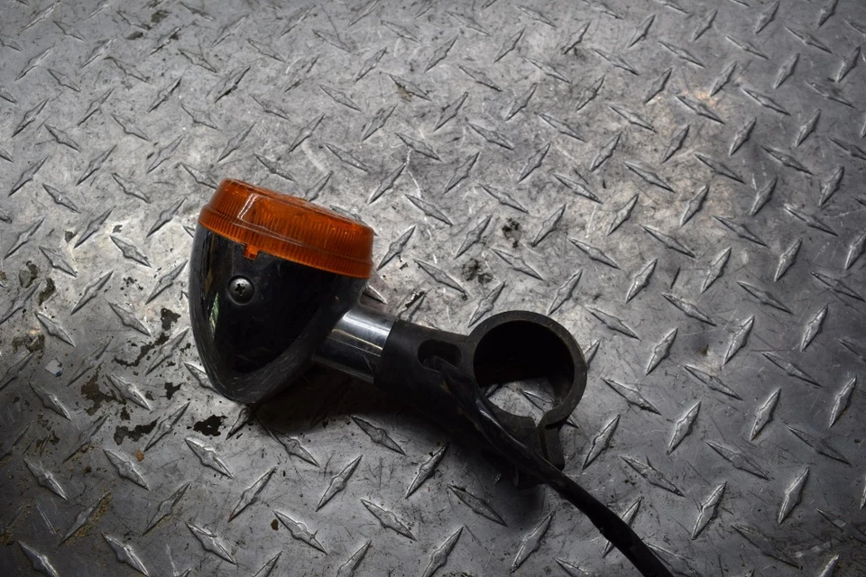 F3-12 ONE TURN SIGNAL LIGHT 03 HONDA VT750 VT 750 CDSHADOW MOTORCYCLE FREESH - Image 3 of 4