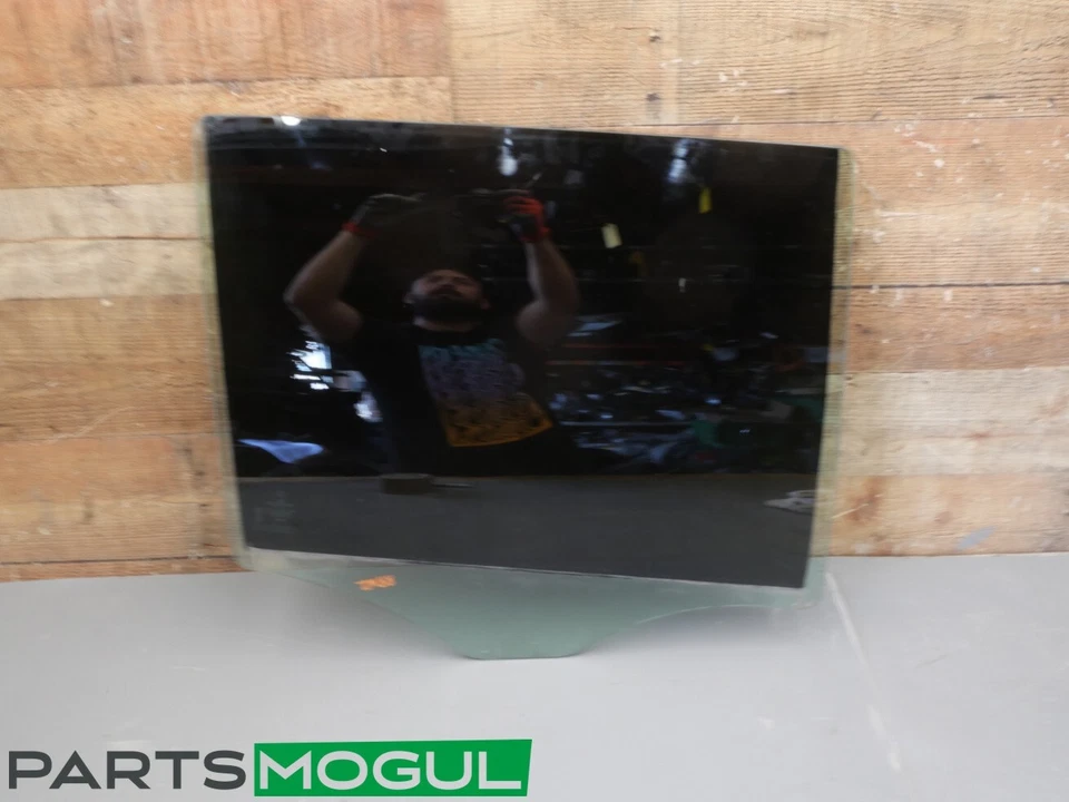 1998 Mercedes Benz SLK230 Sedan Passenger Right Rear Quarter Window Glass OEM - Image 4 of 4