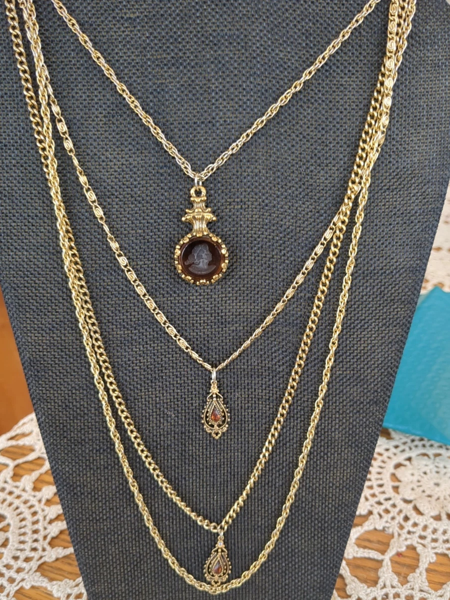 Collier Vintage Goldette – Pendentif Camée Intaille Verre, 4 Chaînes Argenté, Médaillon