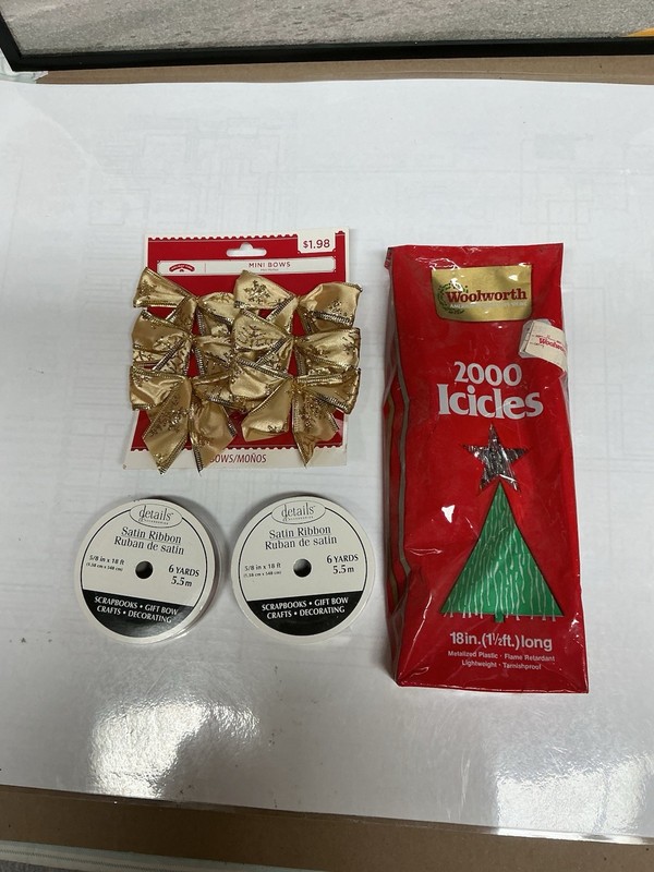 CHRISTMAS TREE SILVER ICICLES 18" 2000 Icicles Vintage Woolworth + Much More!!!