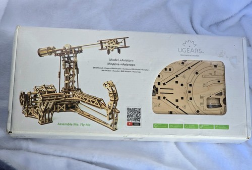UGears Flieger Holz mechanischer Modellbausatz Flugzeug - 726 Holzteile - versiegelt
