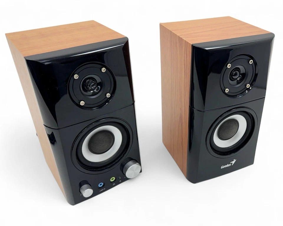 Genius Active Self Powered 16 Watt Faux Walnut Wood Speaker Pair SP-HF500A - Image 3 of 4