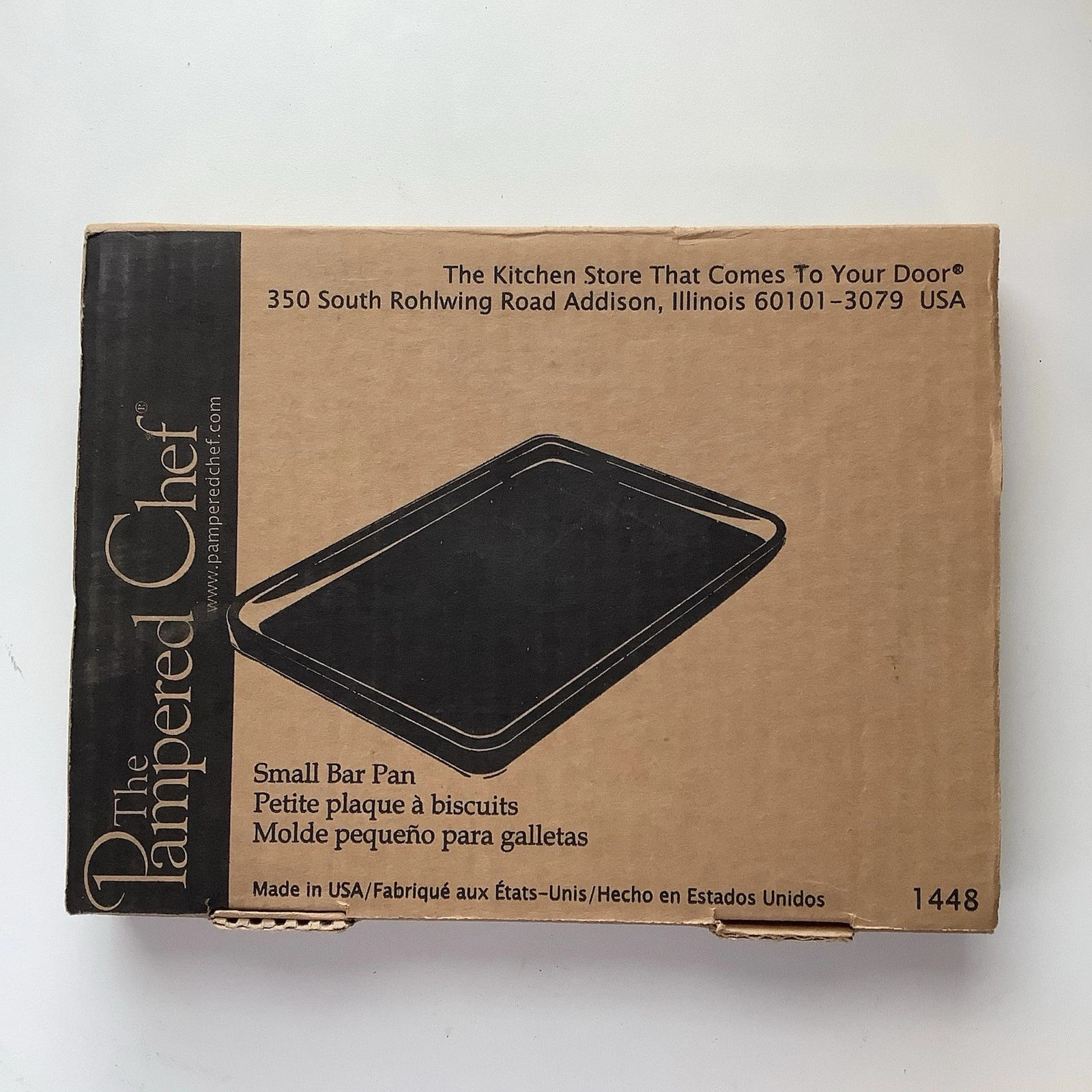 Pampered Chef Small Bar Pan Classic Family Heritage Stoneware #1448 with Scraper
