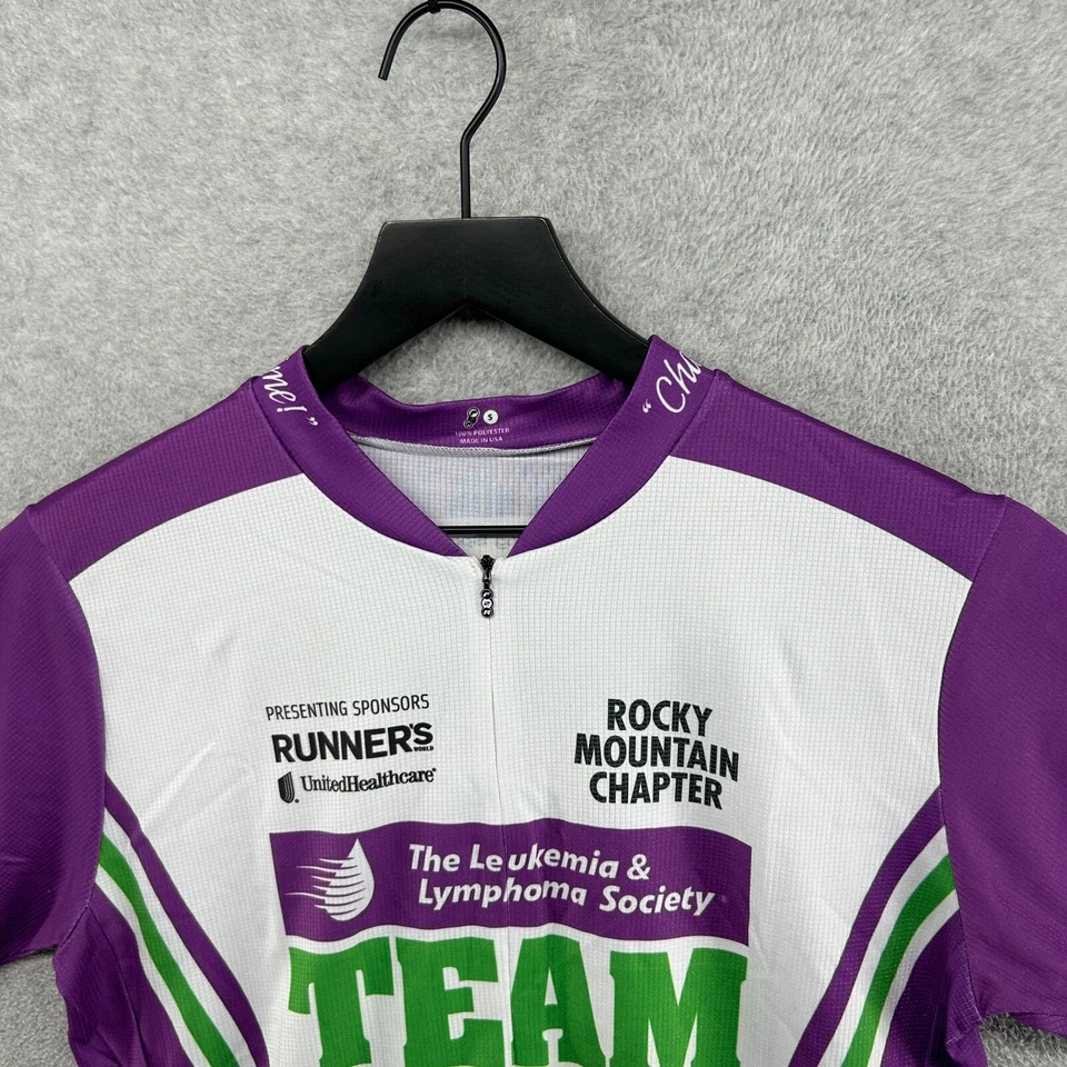 Camiseta Team In Training ciclismo tamanho adulto pequena manga curta feita roxa EUA - Imagem 4 de 4