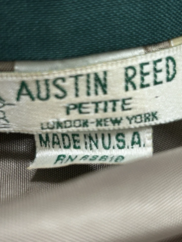 VTG Austin Reed Solid Green Gold Button Blazer USA Women’s Size 8P  - Image 3 of 4