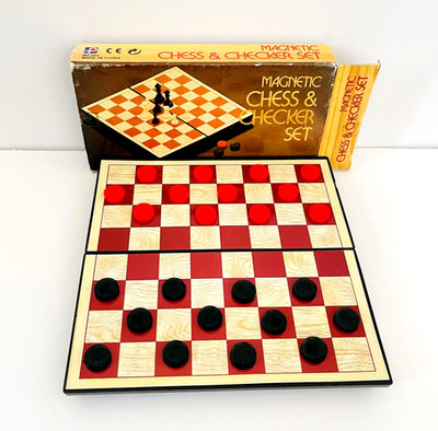 TRAVEL MAGNECTIC CHESS & CHECKERS SET COMPLETE VINTAGE SET JUST PERFECT