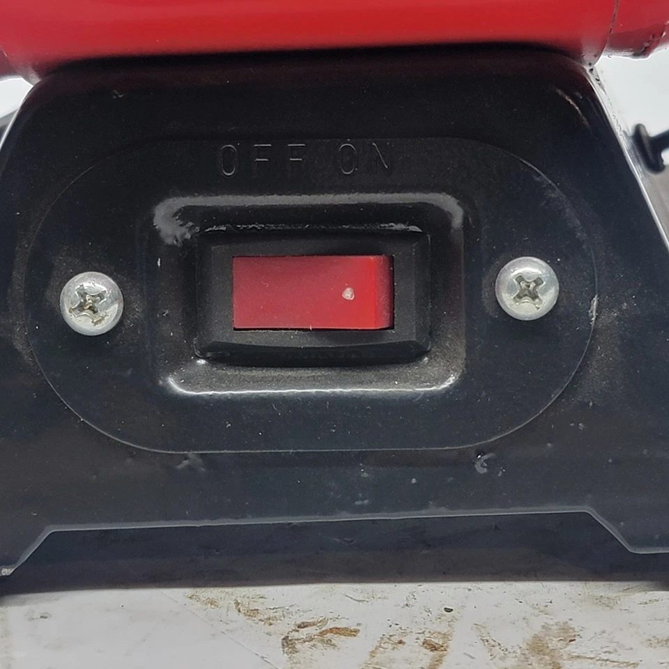 Amoladora de banco Tool Shop de 6" con cepillo de alambre/rueda de piedra - eje de 1/2" Foto 3 de 4