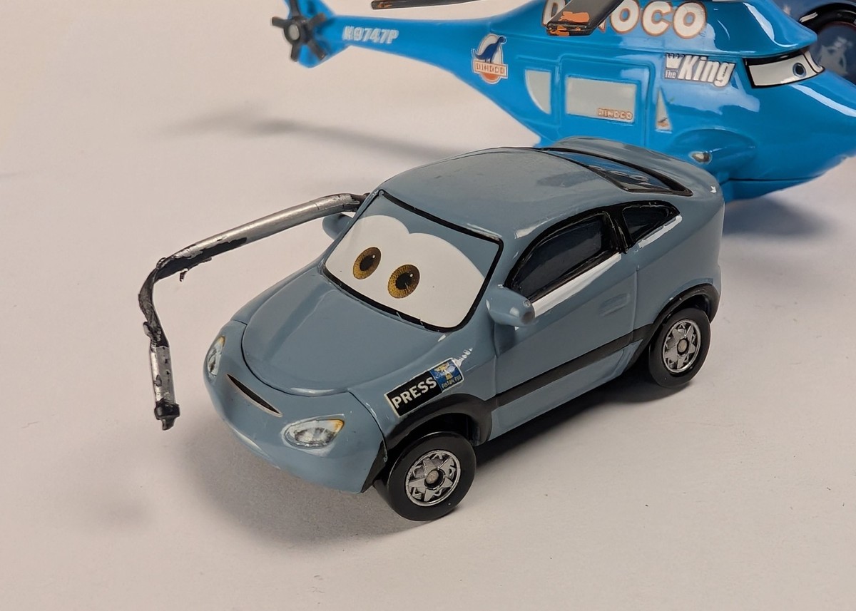 Disney Pixar Cars 165 Matti Diecast & Dinoco Helicopter