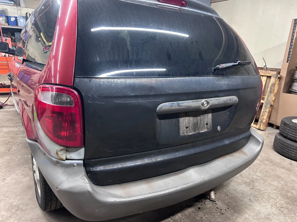 2001-2003 Dodge Caravan Front Bumper Impact Bar Used 5102033AA OEM Foto 4 de 4