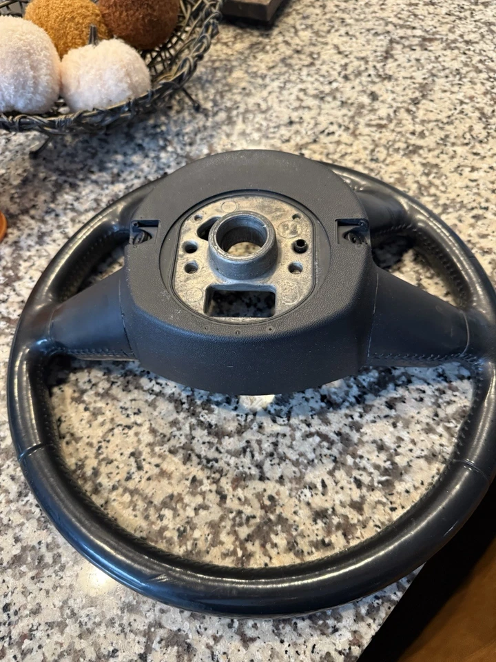 2005 2006 2007 2008 Audi A6 Leather Steering Wheel BLACK - Image 4 of 4