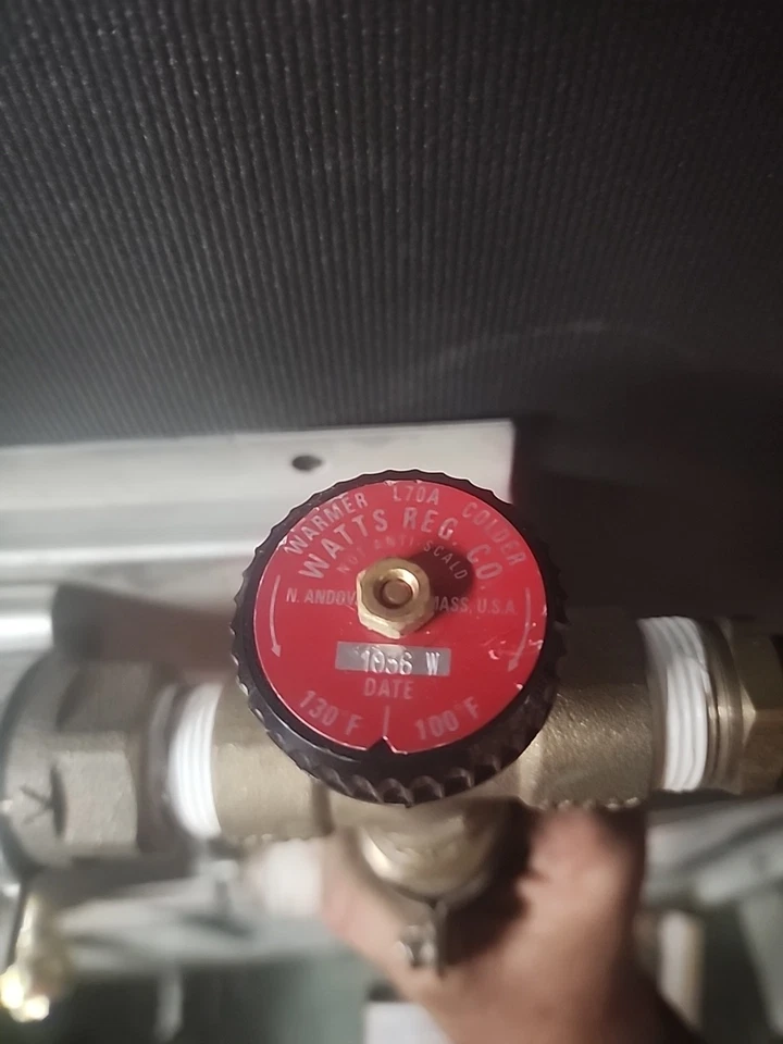 Watts Compact Water Pressure Regulator Mounted Assembly - Image 2 of 4