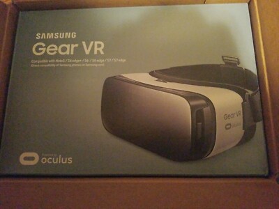 Samsung Gear VR SM-R322 Oculus Virtual Reality Headset - White - NEW