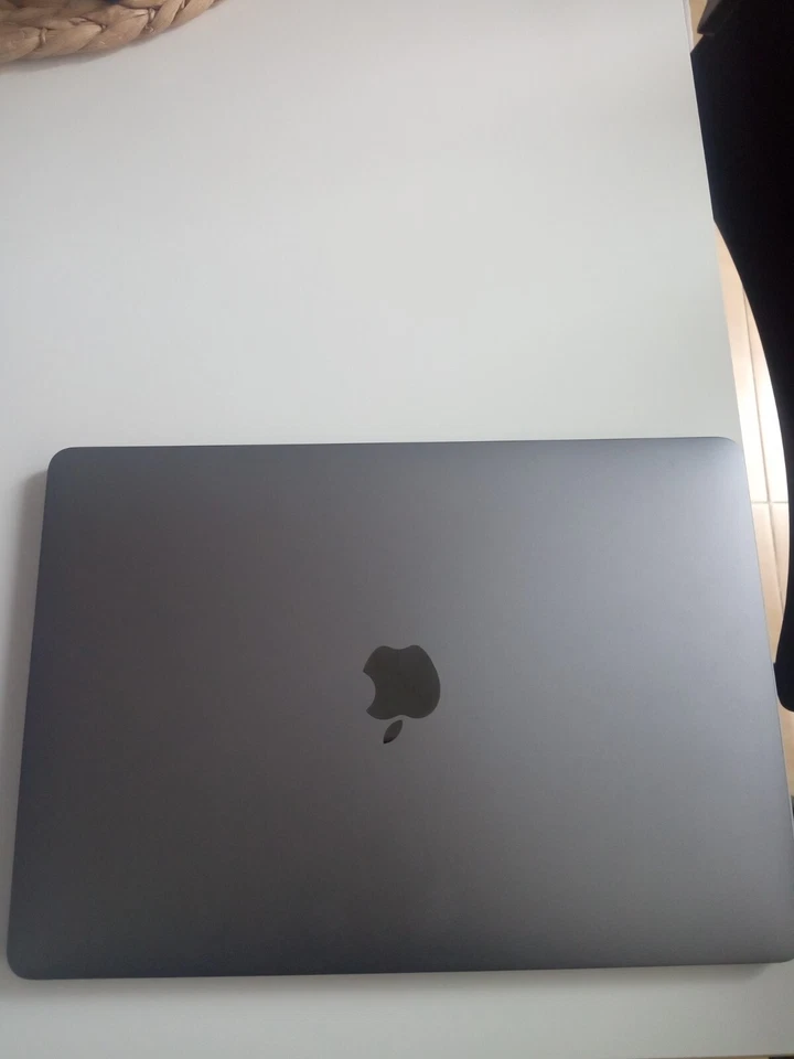 Apple MacBook Pro 13" 2017 · i5 · 16GB · 512GB, foto 3 de 5