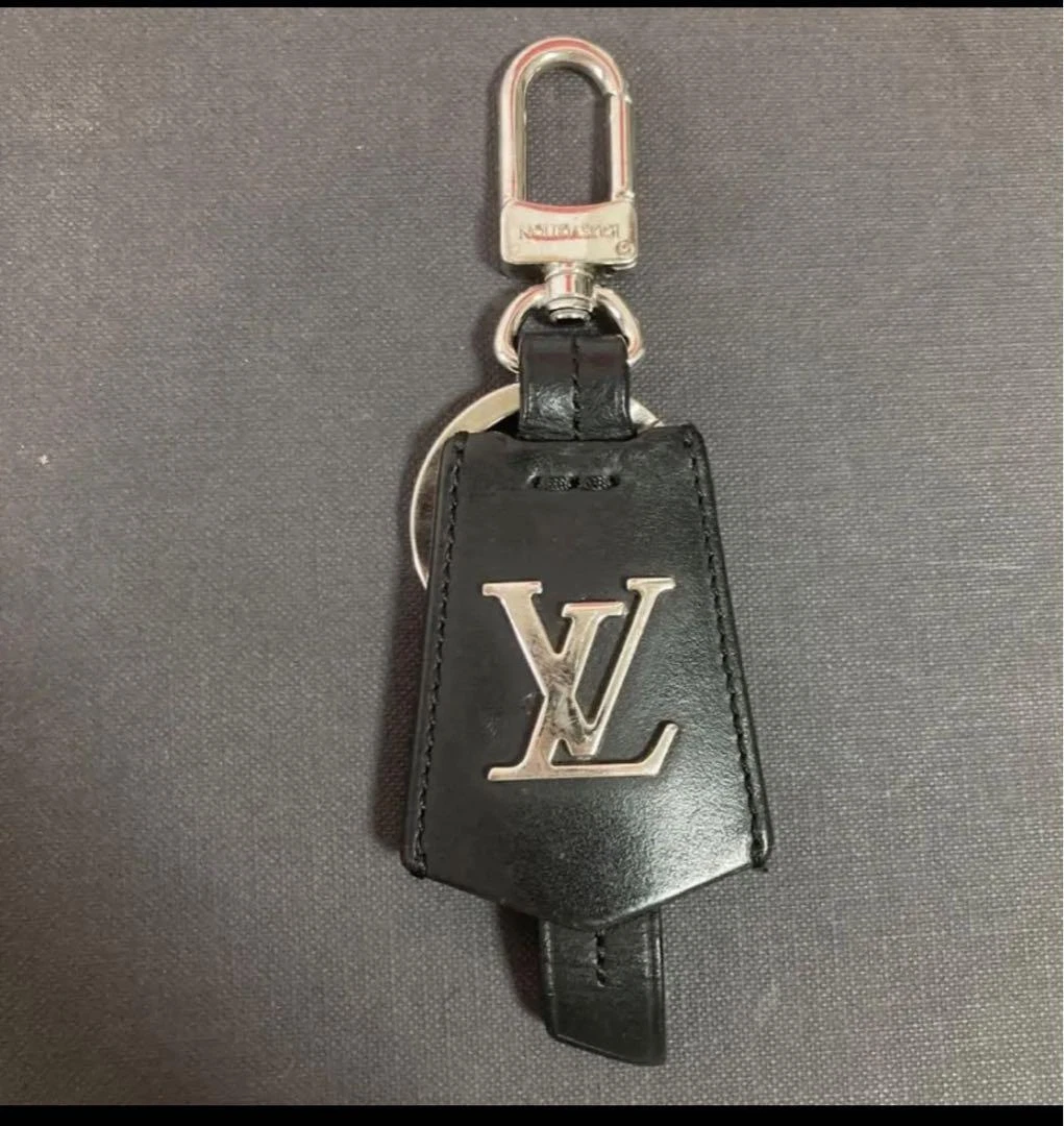 LOUIS VUITTON Cloche Cle Keyring Keychain BagCharm Black Silver  Men'sAccessories