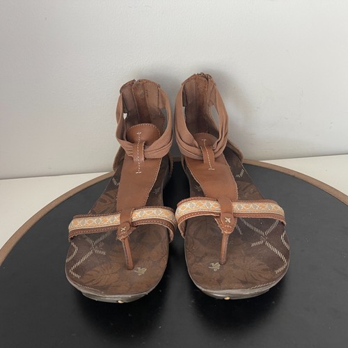 Cushe sandalo gladiatore perizoma quadrifoglio donna taglia 8 marrone ballerine con zip - Foto 3 di 13