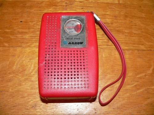 Vintage ARO Arrow Red AM Transistor Radio in Working Condition
