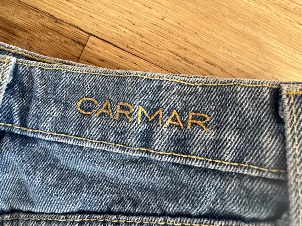 Pantalones cortos de mezclilla Carmar talla 26 Foto 4 de 4