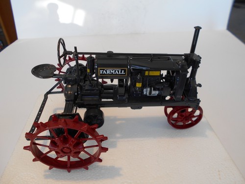 Vintage 1991 Ertl 1:16th Scale Farmall Regular Tractor, #284CO, Precision #1 NIB - Picture 12 of 22