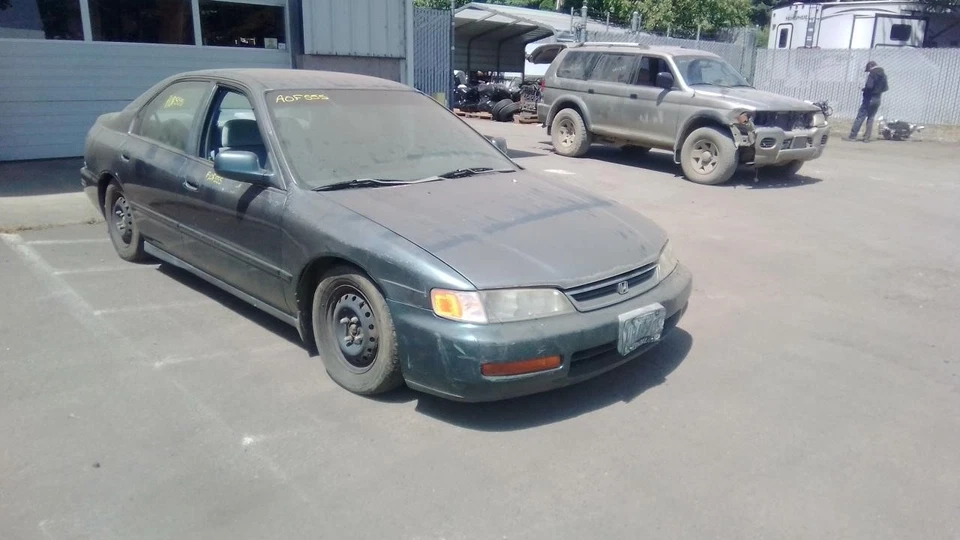 Conjunto de filtro de aire usado se adapta a: Honda Accord 1997 4 cilindros grado A Foto 4 de 4