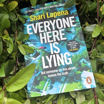 Everyone Here Is Lying : A Novel by Shari Lapena (2025, Us-Tall Rack Paperback)