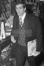 BOBBY FISCHER MEETING MAX EUWE AMSTERDAM 1972 4X6 PHOTO