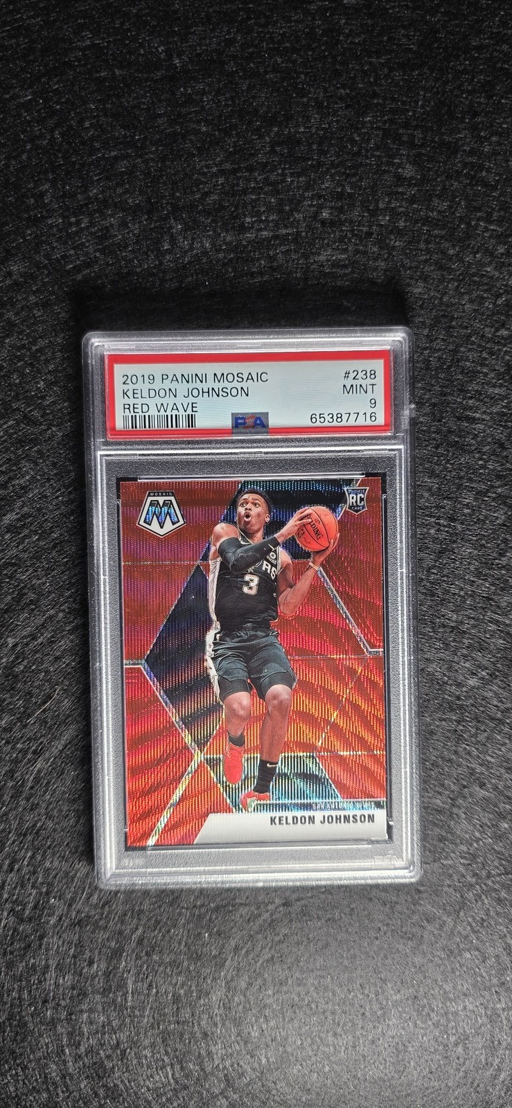 2019-20 Panini Mosaic #238 Keldon Johnson Red Wave Prizm PSA 9