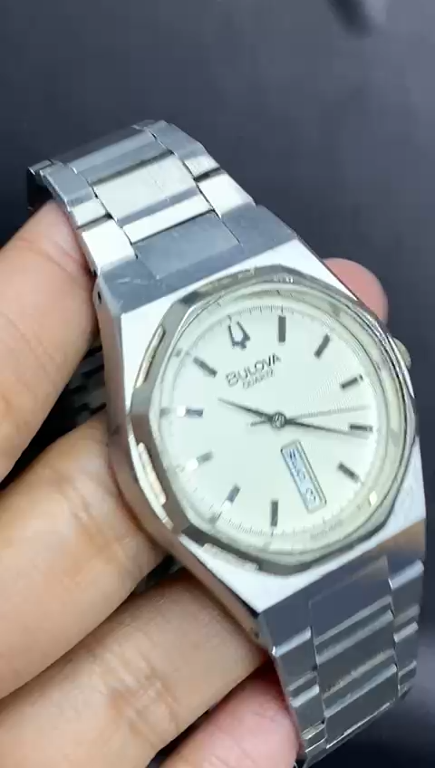 Rare Bulova Quartz White Dial Gerald Oak Style Day Date Vintage
