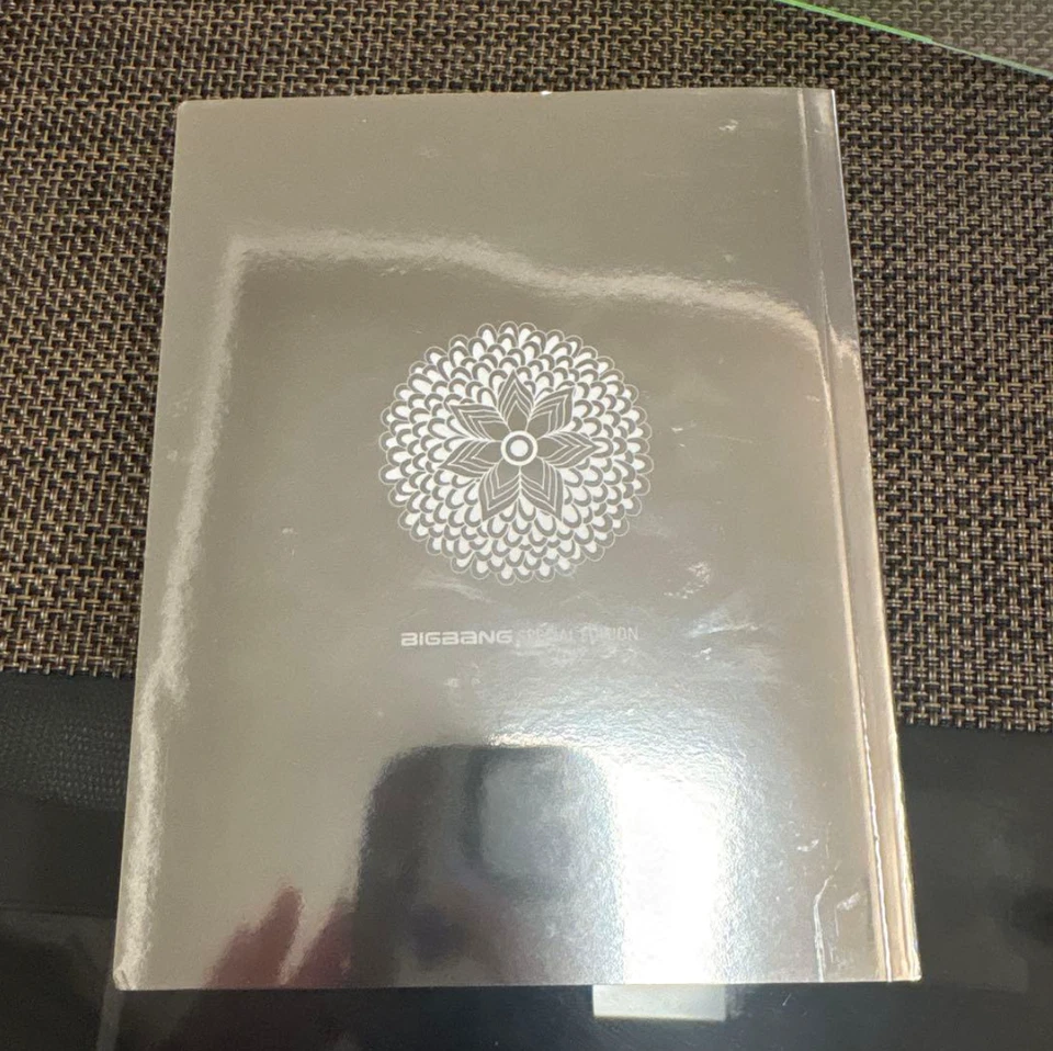 BIGBANG Special Edition CD Skull Artwork Green White Album used - Image 3 of 4