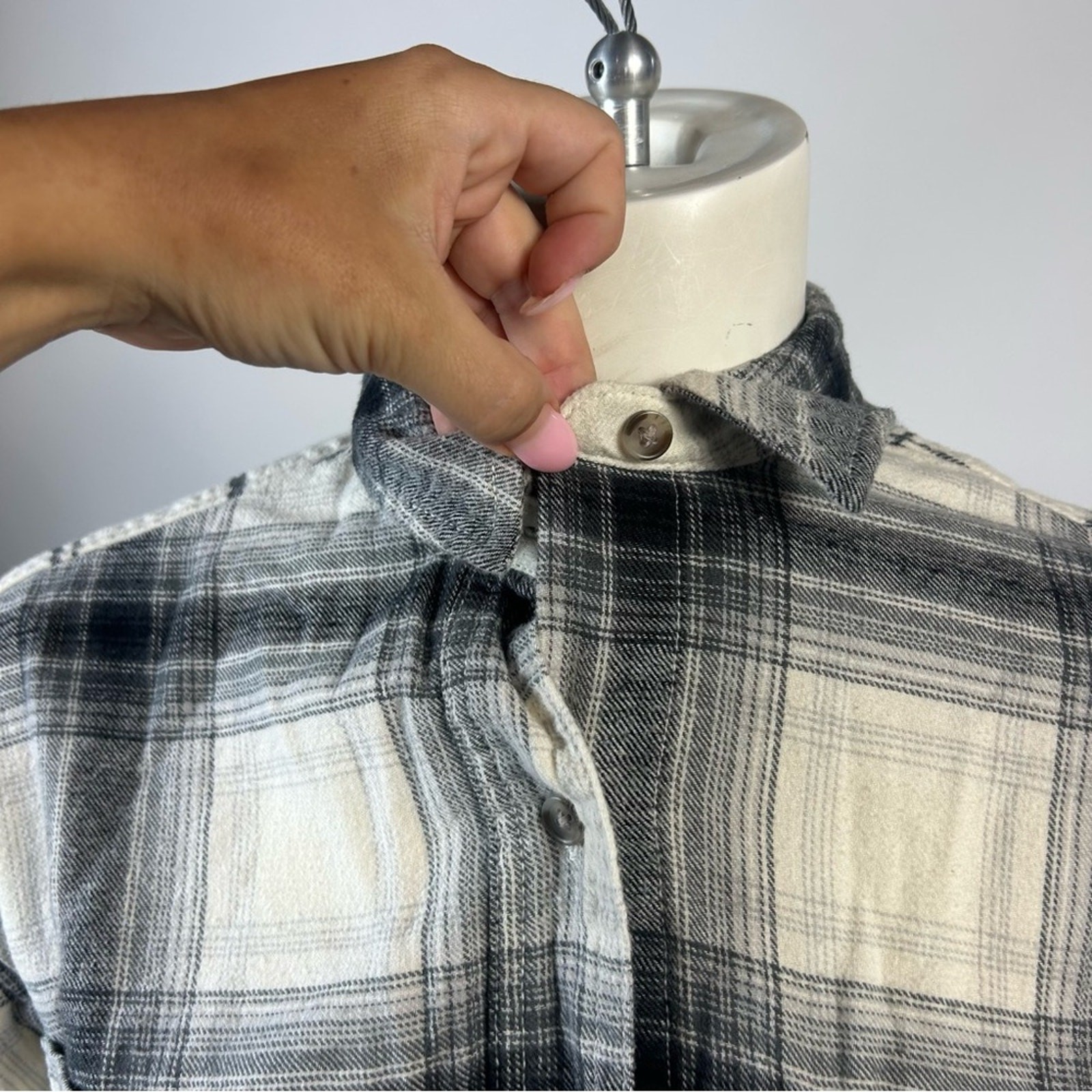 Universal Thread Double Plaid Button Down Longsle… - image 5