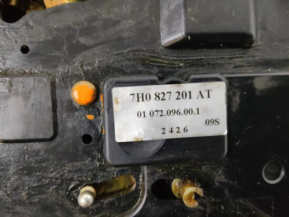 Cerradura portón trasero Volkswagen Transporter - Caravelle T5 2006 RZV73186 Foto 3 de 3