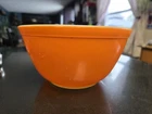 VINTAGE PYREX #402 (1-1/2) QT ORANGE MIXING BOWL