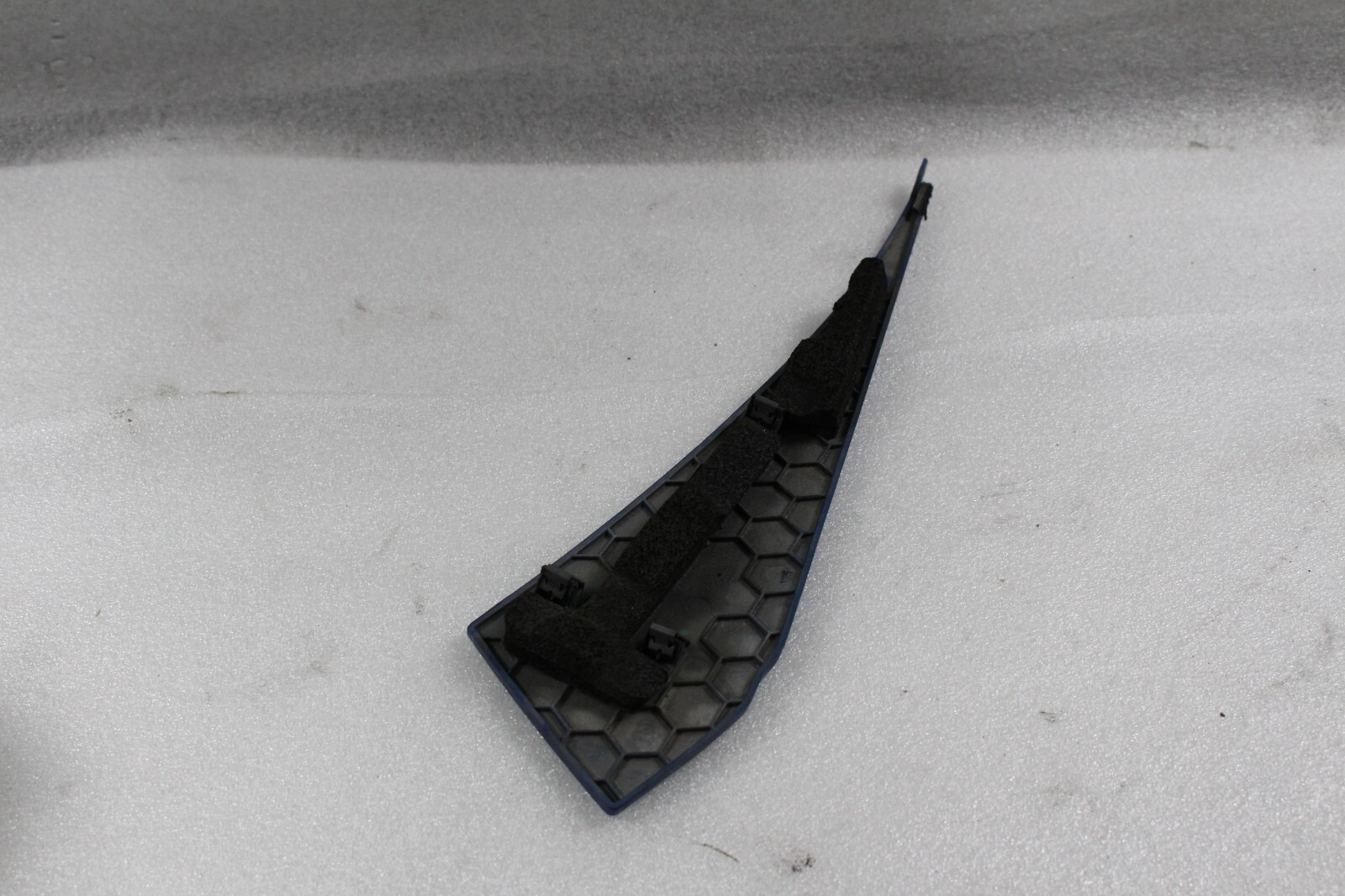 McLaren MP4-12C, RH, Right, Upper Screw Cover, Blue, Used, P/N 11A3074CP