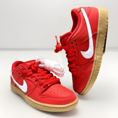 靴 Nike SB Dunk Low \"University Red Gum\" Nike SB Dunk Low Red Gum On Feet Review - YouTube