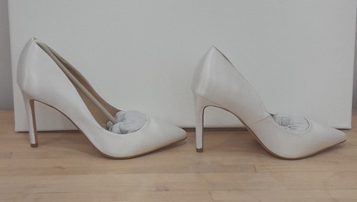 Perfect Bridal Meghan Dyeable Ivory Satin Pointed Court Shoes, Size 37, UK 4.5 - Picture 2 of 11