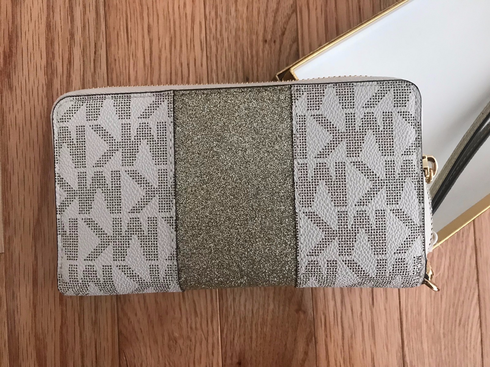 Michael Kors Giftables Jet Set Large Flat MF PHN Case Wallet 