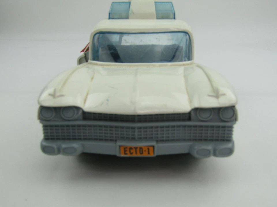 Coche ambulancia Kenner 1984 vintage The Real Ghostbusters ECTO-1 vendido como está juguete Foto 3 de 4
