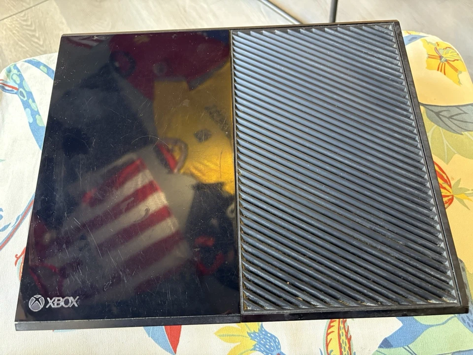 Microsoft Xbox One, photo 2 of 5