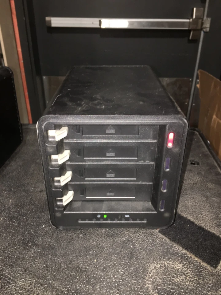 Drobo DR04D-D 4-Bay Storage Enclosure – No Drives - Image 2 of 4