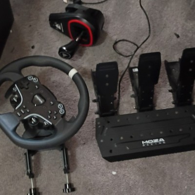 Moza r3 sim racing wheel and pedals + has a clutch and gear shifter barely used
