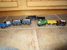 8 TOYS R US MAGNETIC WOODEN TRAIN ENGINES AND CARS MAGNETIC
