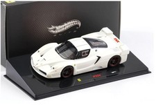Hot Wheels Ferrari FXX Pearl White  1:43 N5610