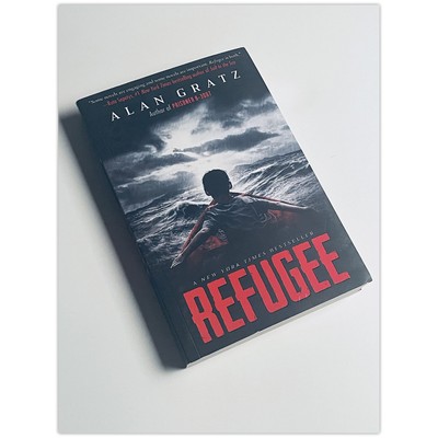 Refugee [Paperback] Alan Gratz by Alan Gratz 2017 Paperback New
