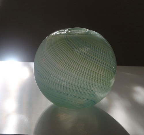 Large Dansk International Art Glass Lattimo Mezza Filigrana Round Vase 7.5" - Picture 7 of 7