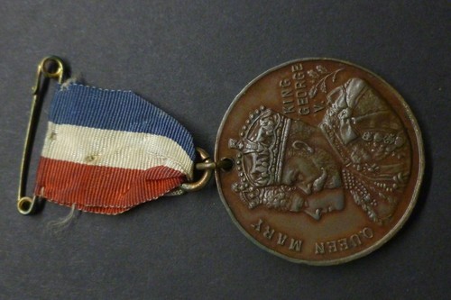 George V Royal Visit Base Metal Medallions 1912-34 Local Issues Listed by Town - Bild 26 von 40