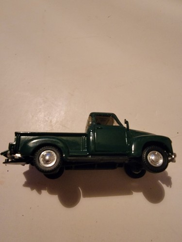 Road Champs Chevrolet Truck Series 3100 1953 Pick Up Die Cast Metal - Picture 2 of 7