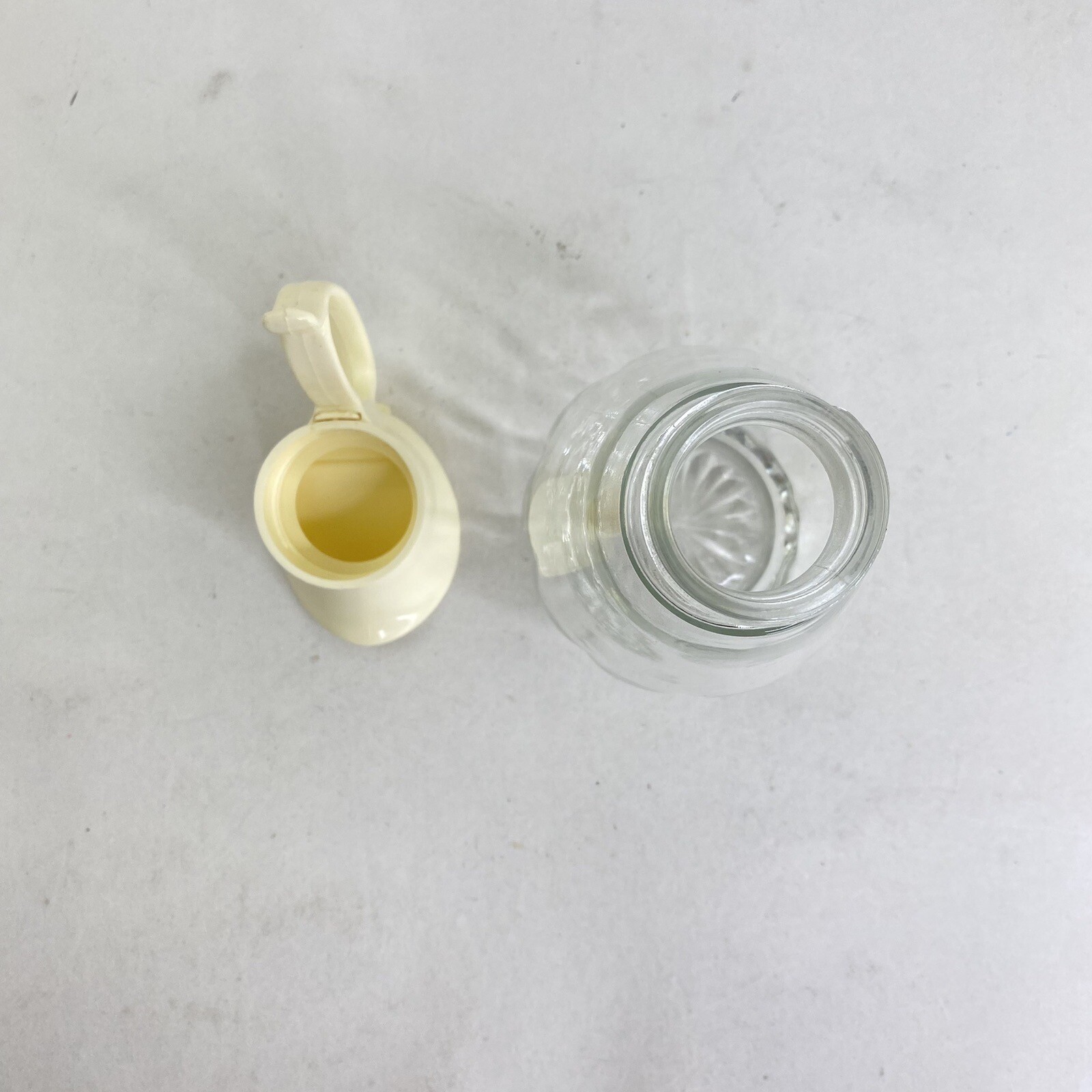 Vintage Glass Syrup Bottle Server 20 oz Dispenser Pourer Screw On Top