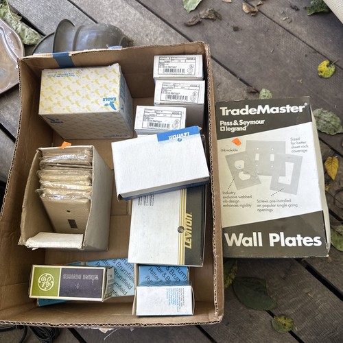 Leviton Pass Seymour Electrical Lot Wall Plates Ground Receptacle & More