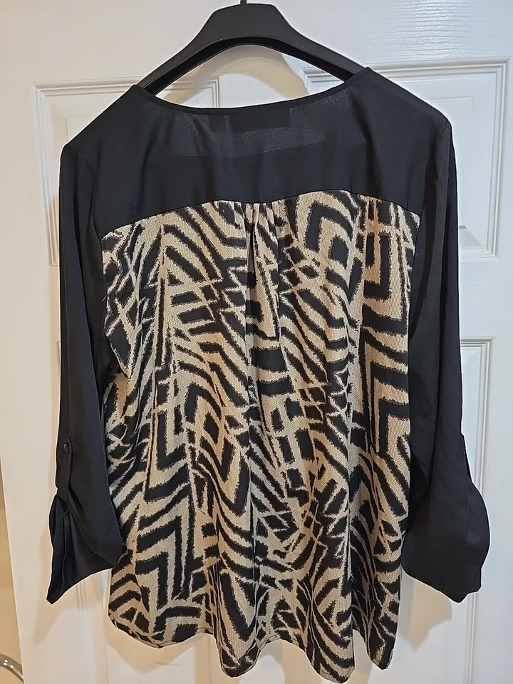 Top Bella Gray de Lisa Rinna negro beige Foto 2 de 4