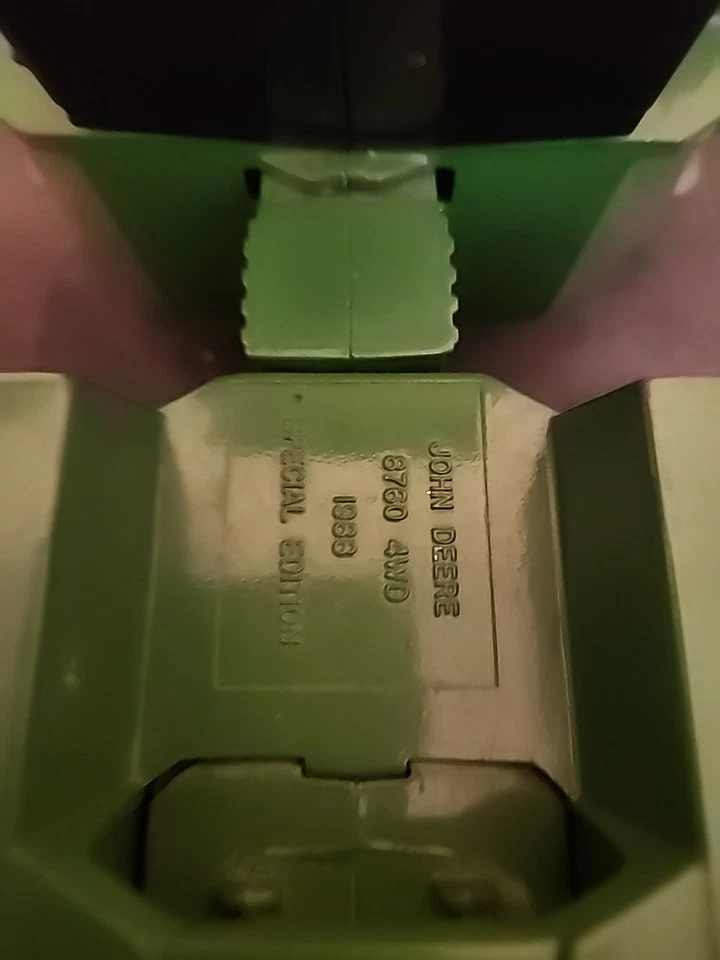 ERTL John Deere 8760 4WD 1988 Special Edition Farm Tractor, Green, 1/16 - Image 4 of 4