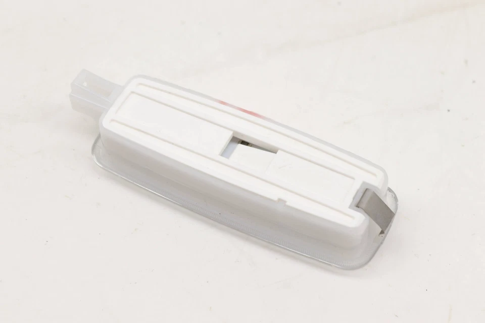 AUDI S3 2015-2020 - Luz de tocador/maquillaje 4H0947105D Foto 2 de 4